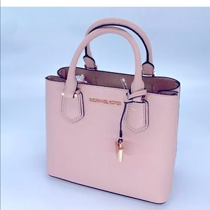 MICHAEL KORS ADELE MEDIUM CROSSBODY BAG  PINK